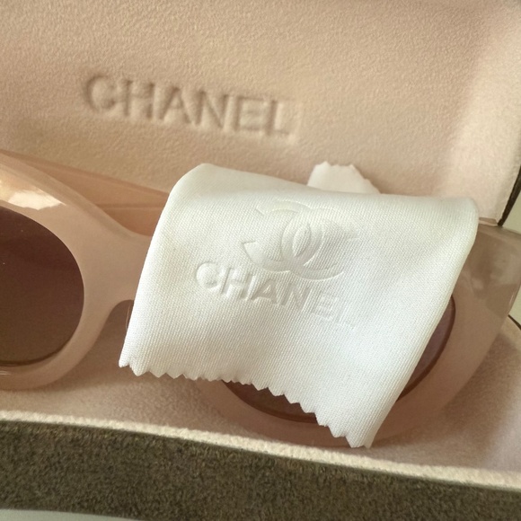 Seafolly Tortola Cat-Eye Sunglasses in Rose Ice - Picture 7 of 8